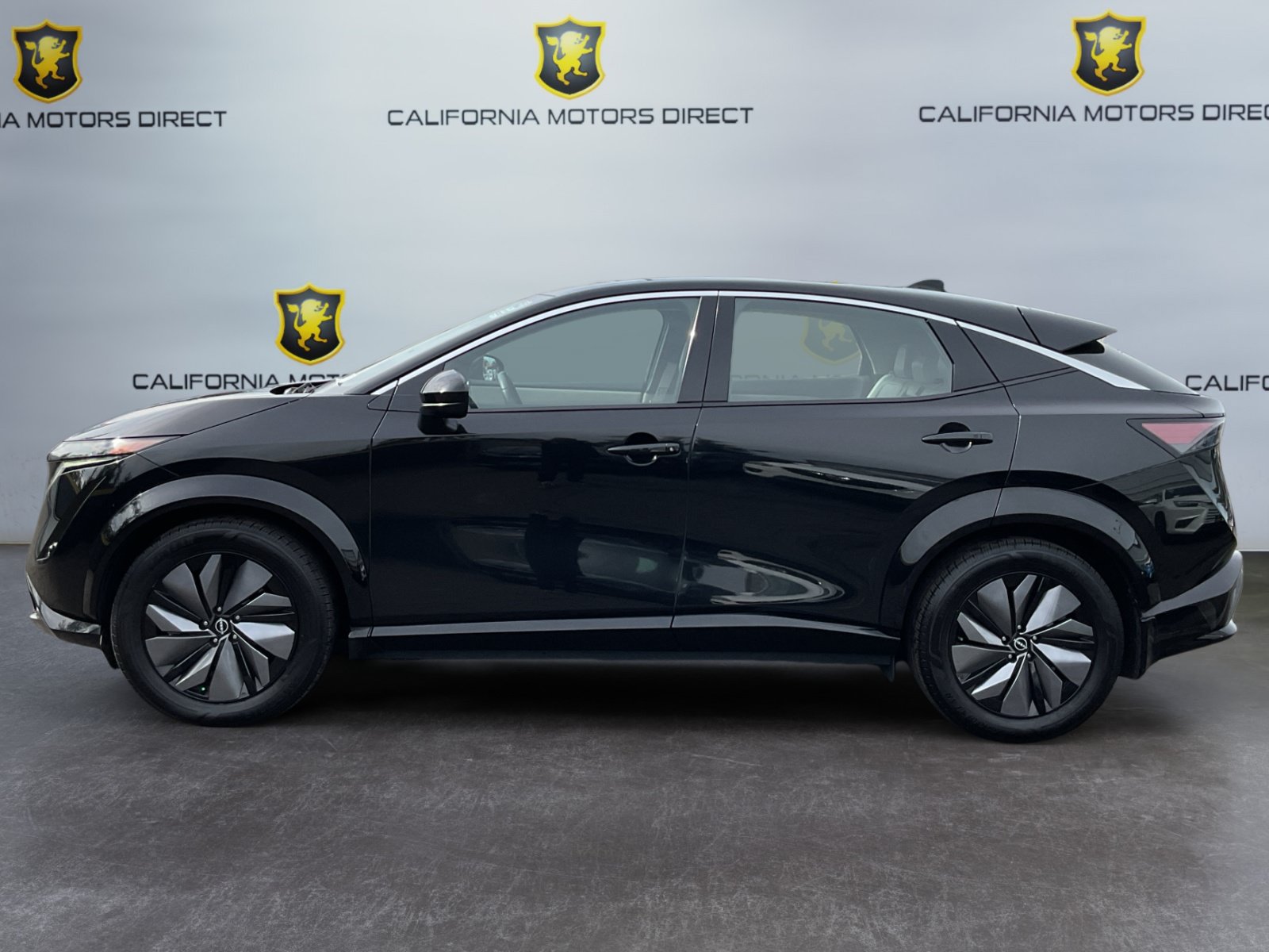Used 2023 Nissan Ariya FWD image 8