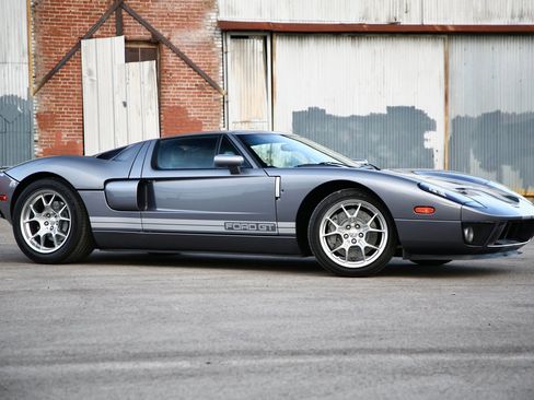 Used 2006 Ford GT image 27