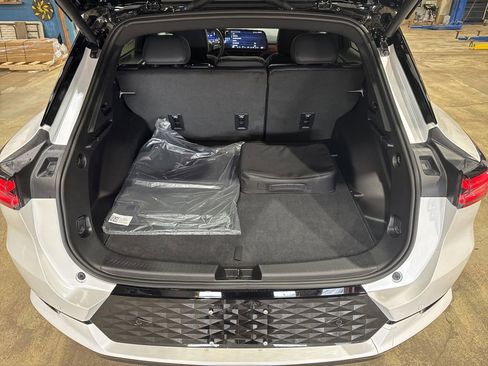 New 2025 Chevrolet Equinox EV RS w/ Convenience Package II FWD image 13