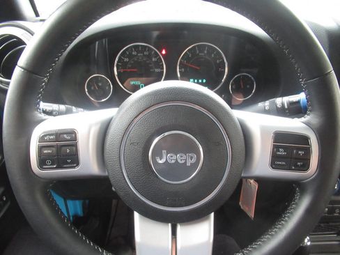 Used 2017 Jeep Wrangler Unlimited Sahara w/ Quick Order Package 24E Chief AWD/4WD image 33