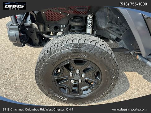 Used 2018 Jeep Wrangler Unlimited Rubicon AWD/4WD image 14