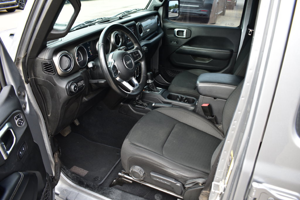 Used 2020 Jeep Wrangler Unlimited Sahara AWD/4WD image 18
