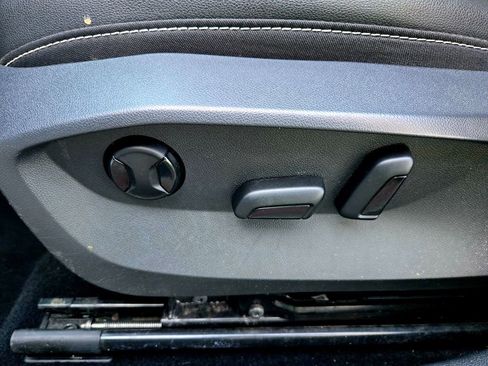 Used 2022 Volkswagen Taos SE image 23