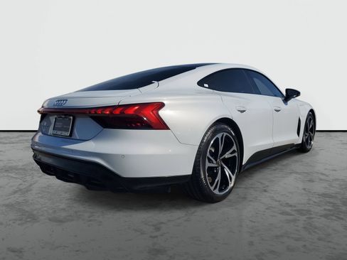 Used 2022 Audi e-tron GT Premium Plus w/ Performance Package image 4