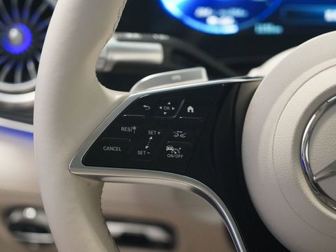 Used 2023 Mercedes-Benz EQS 580 4MATIC Sedan image 16