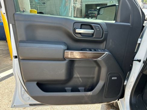 Used 2019 Chevrolet Silverado 1500 RST AWD/4WD image 7