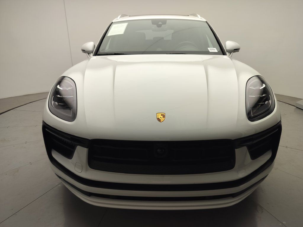 Certified 2024 Porsche Macan S w/ Premium Plus Package AWD/4WD image 21