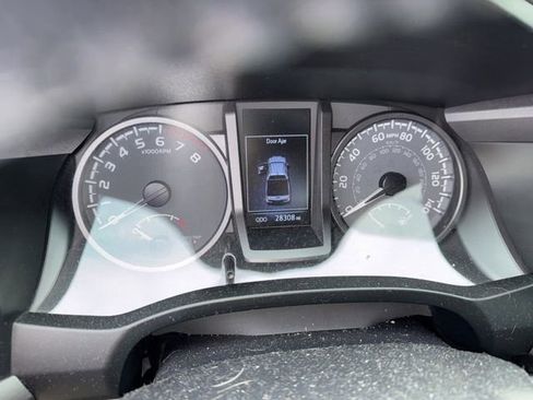 Used 2023 Toyota Tacoma TRD Off-Road image 18