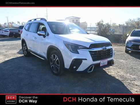 Used 2023 Subaru Ascent Touring image 3