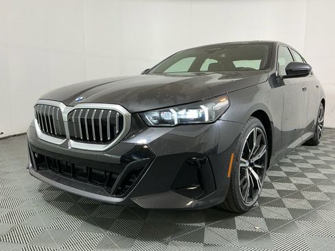 New 2026 BMW 530i w/ M Sport Package RWD image 2