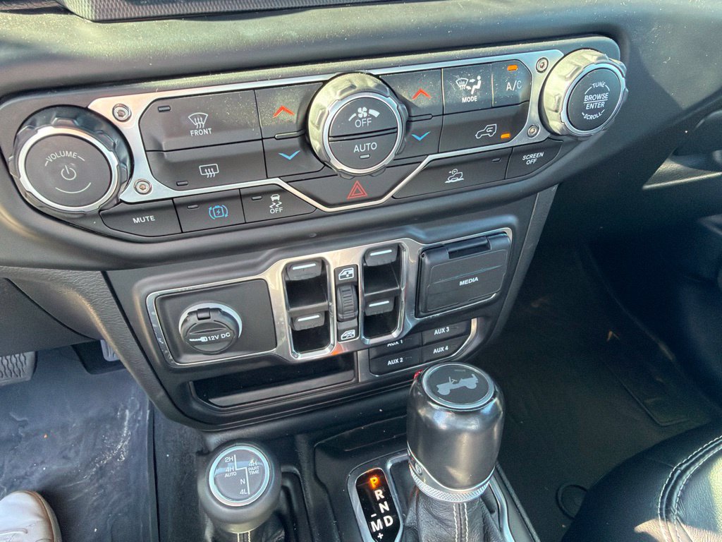 Used 2023 Jeep Wrangler Unlimited Sahara AWD/4WD image 12