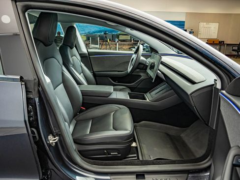 Used 2024 Tesla Model 3 Standard Range RWD image 35