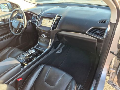 Used 2019 Ford Edge Titanium AWD/4WD image 33