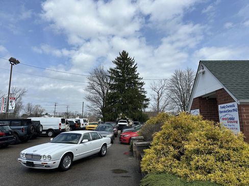 Used 1997 Jaguar XJ6 RWD image 1