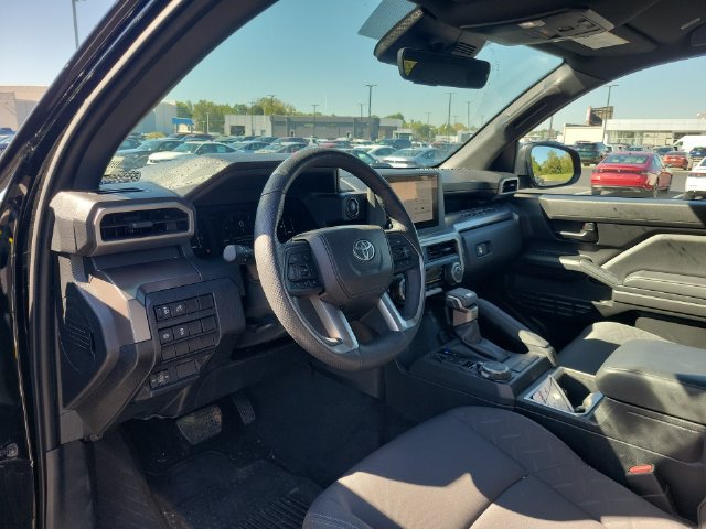 Used 2024 Toyota Tacoma SR5 AWD/4WD image 18