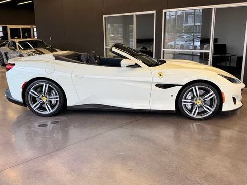 Used 2019 Ferrari Portofino RWD image 10