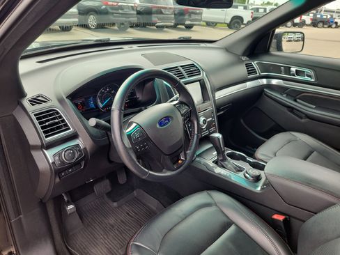 Used 2017 Ford Explorer Sport AWD/4WD image 18