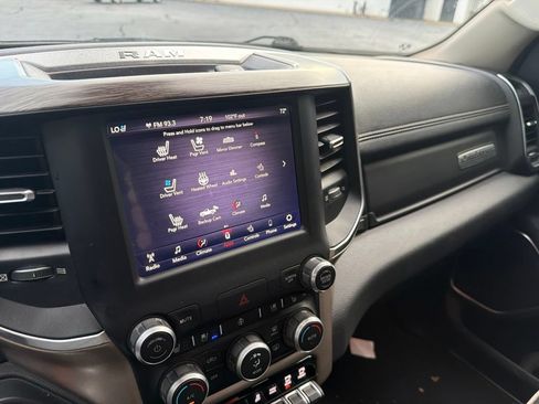 Used 2019 RAM 1500 Laramie AWD/4WD image 18