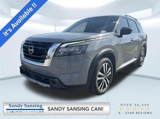 Used 2025 Nissan Pathfinder Platinum w/ Cargo Package AWD/4WD video 1