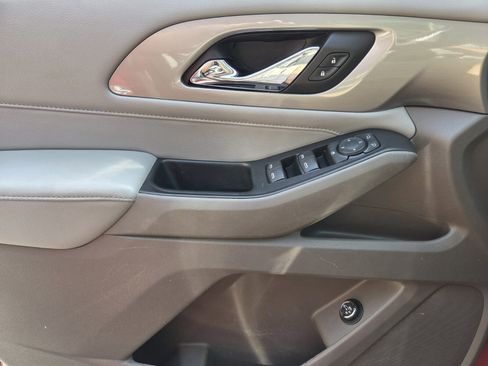 Used 2018 Chevrolet Traverse LT FWD image 23