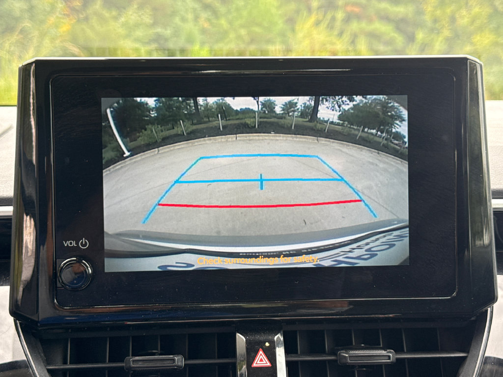 Used 2025 Toyota Corolla LE FWD image 27