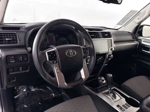 Used 2021 Toyota 4Runner SR5 AWD/4WD image 4