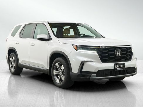 Used 2025 Honda Pilot EX-L image 7