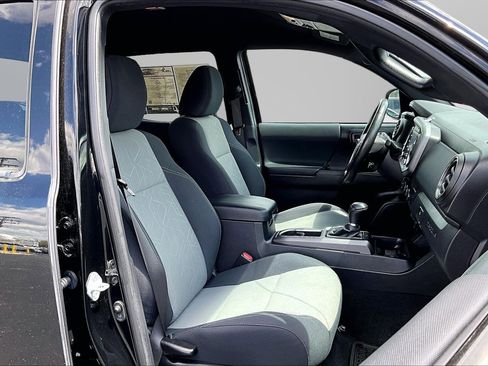 Used 2021 Toyota Tacoma 4x4 Double Cab w/ Tacoma SR5 Package image 7