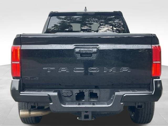 Used 2024 Toyota Tacoma TRD Sport AWD/4WD image 4