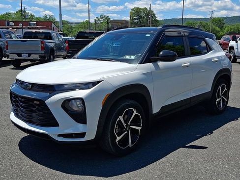 Certified 2023 Chevrolet TrailBlazer RS w/ Sun and Liftgate Package AWD/4WD image 3