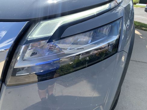 Used 2022 Nissan Pathfinder Platinum w/ Cargo Package FWD image 6