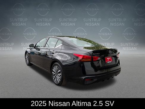 Used 2025 Nissan Altima 2.5 SV FWD image 3
