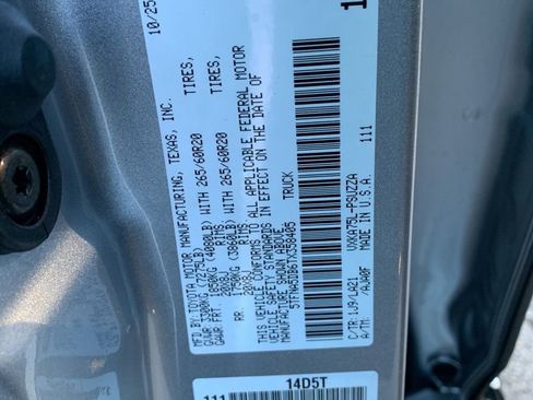 New 2026 Toyota Tundra Platinum image 32