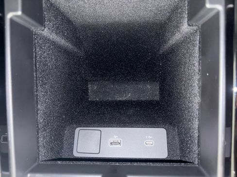 Used 2023 Land Rover Range Rover Evoque R-Dynamic S AWD/4WD image 9