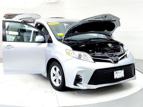 Used 2020 Toyota Sienna LE FWD image 9