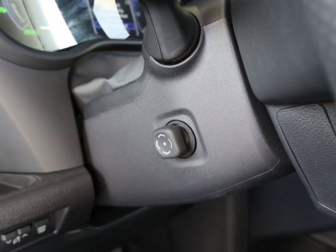 Used 2026 Toyota Sienna Platinum AWD/4WD image 33