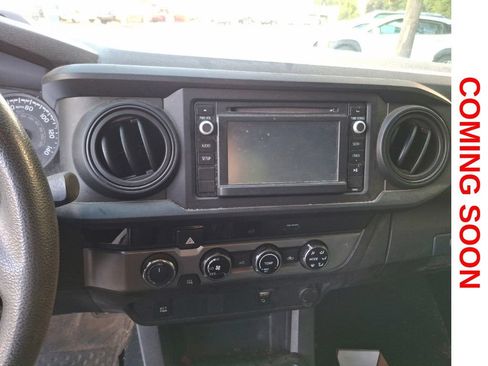 Used 2018 Toyota Tacoma SR AWD/4WD image 12