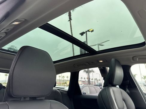 Used 2023 Volvo XC60 B5 Ultimate w/ Climate Package AWD/4WD image 18