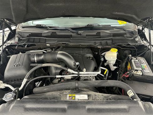 Used 2017 RAM 1500 Express image 32