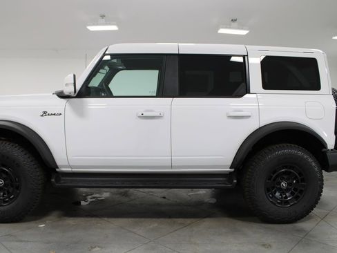 New 2025 Ford Bronco Outer Banks image 5