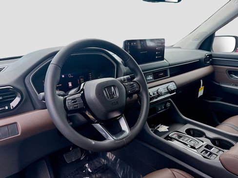 New 2026 Honda Pilot Touring image 9