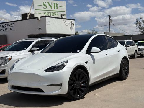 Used 2023 Tesla Model Y Performance AWD/4WD image 1