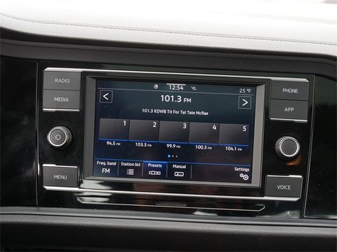 Certified 2024 Volkswagen Jetta SE image 28