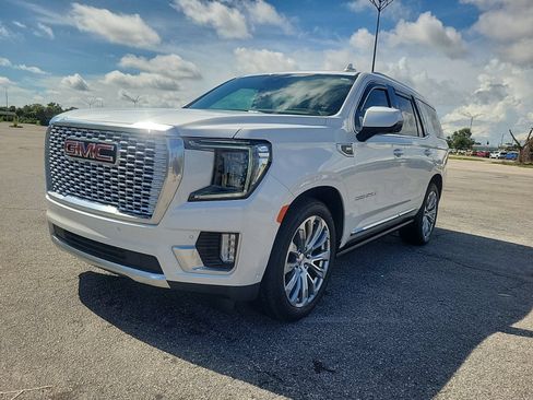 Used 2024 GMC Yukon Denali w/ Denali Reserve Package AWD/4WD image 2