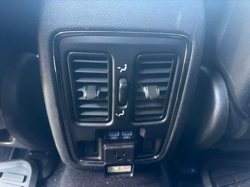 Used 2019 Jeep Grand Cherokee Limited AWD/4WD image 19