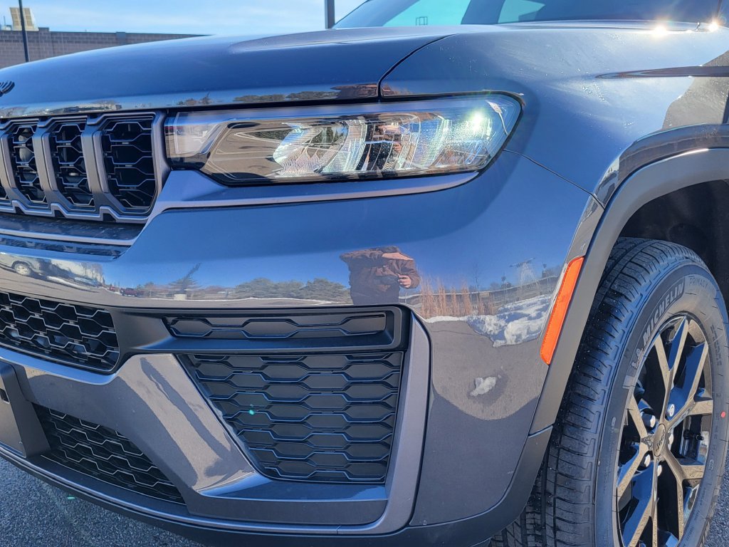 New 2026 Jeep Grand Cherokee Altitude AWD/4WD image 8