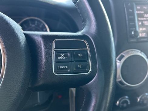 Used 2018 Jeep Wrangler Rubicon w/ Connectivity Group image 13