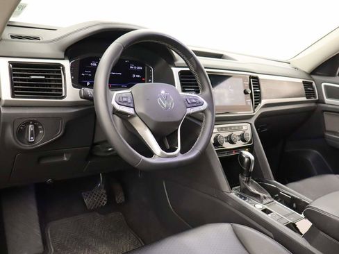 Used 2023 Volkswagen Atlas SE w/ Panoramic Sunroof Package image 14