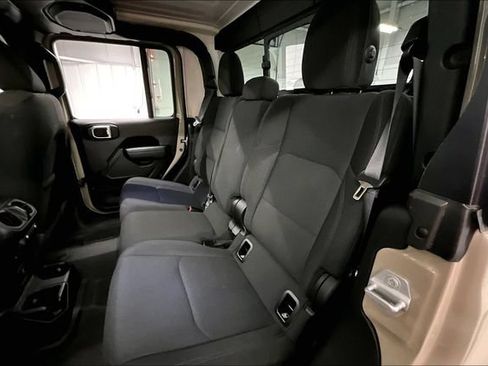 Used 2022 Jeep Gladiator Sport AWD/4WD image 25