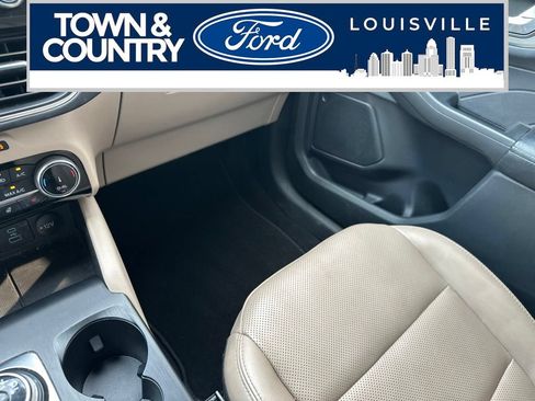 Used 2022 Ford Escape Titanium w/ Class II Trailer Tow Package AWD/4WD image 21